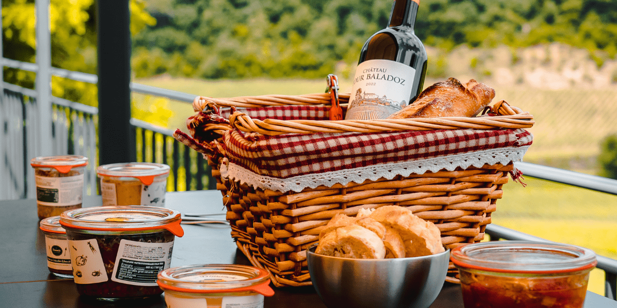 Picnic at Château La Croizille