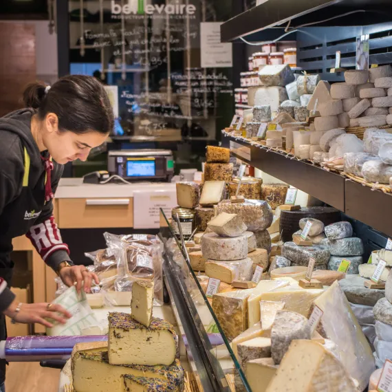 fromages-bordeaux-food-tour.jpg Dégustation fromages Bordeaux Food Tour