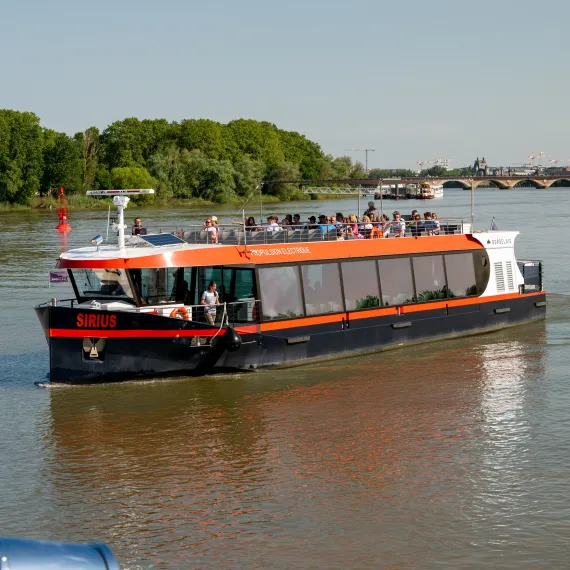 Bateau Sirius sur lequel se fait la croisière UNESCO Les Canelés 